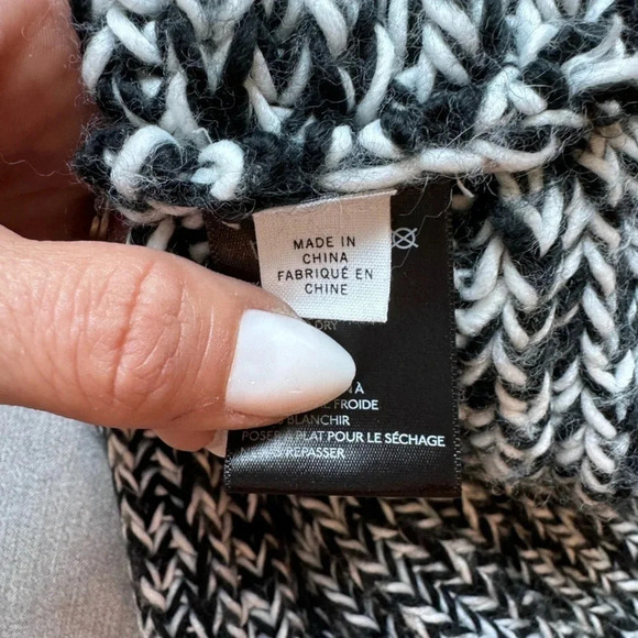 Gap Infinity Scarf - Picture 4 of 5